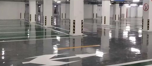 停車(chē)位劃線用什么機(jī)器？助您打造秩序停車(chē)場(chǎng)！