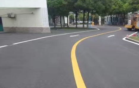 江蘇中穎定制廠區(qū)道路劃線，確保安全高效